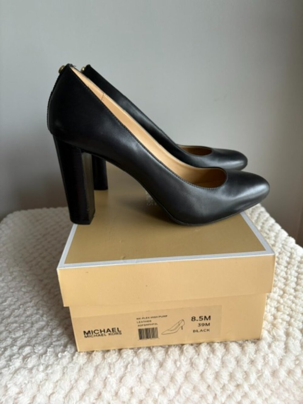 Michael Kors Flex High Pumps Black Leather Block Heels Size 8.5